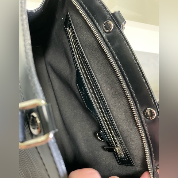 Louis Vuitton Epi - Picture 6 of 8